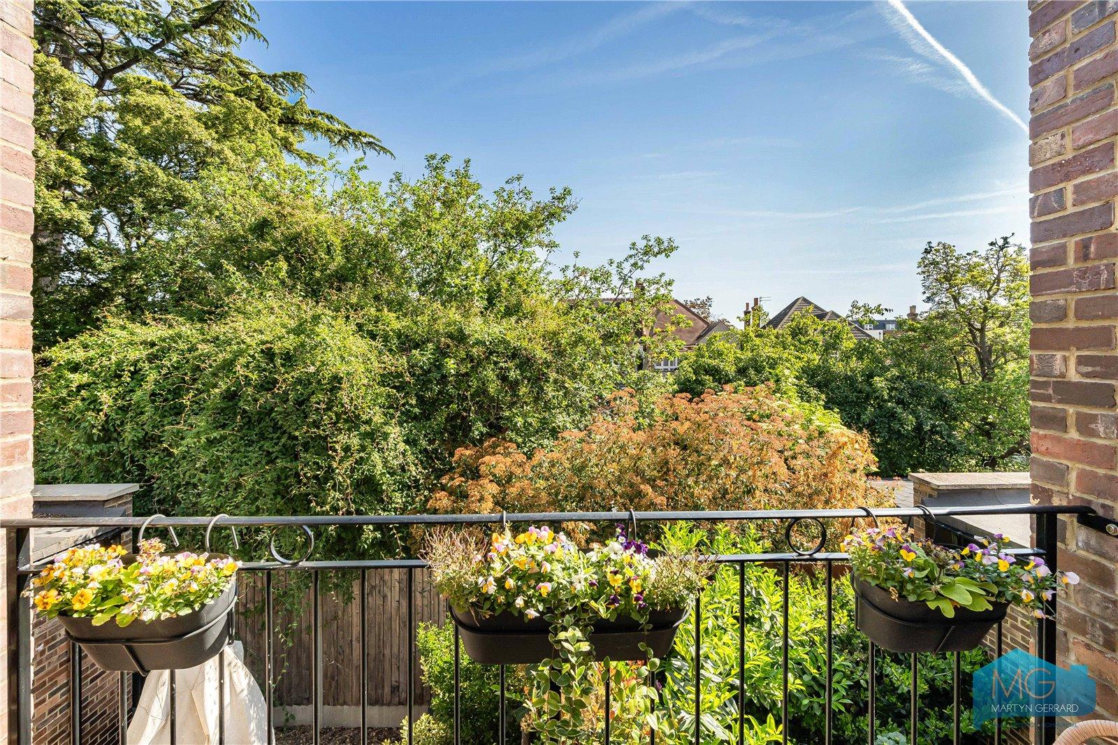 1 bedroom Apartment for sale - Martyn Gerrard