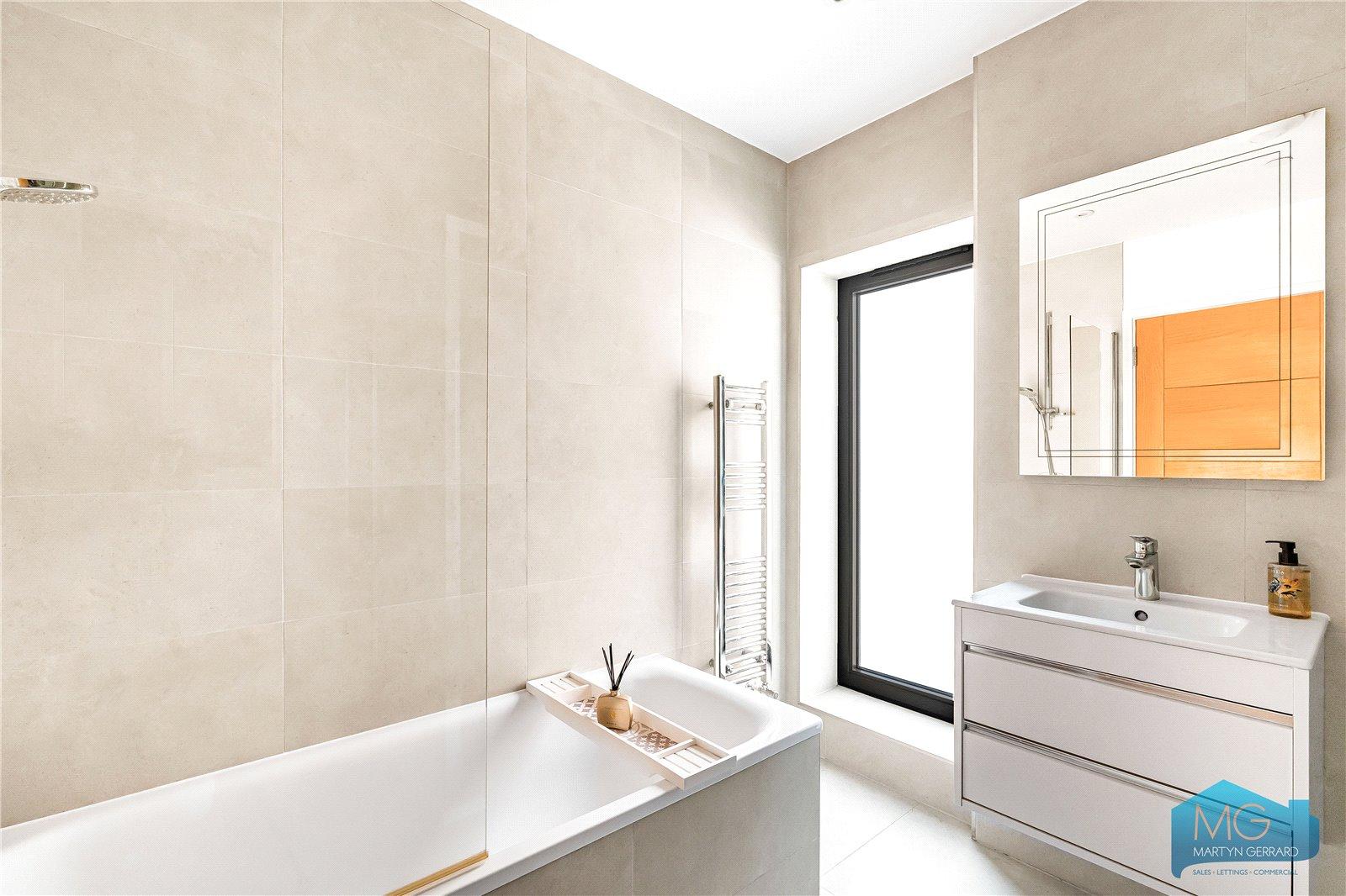 1 bedroom Apartment for sale - Martyn Gerrard
