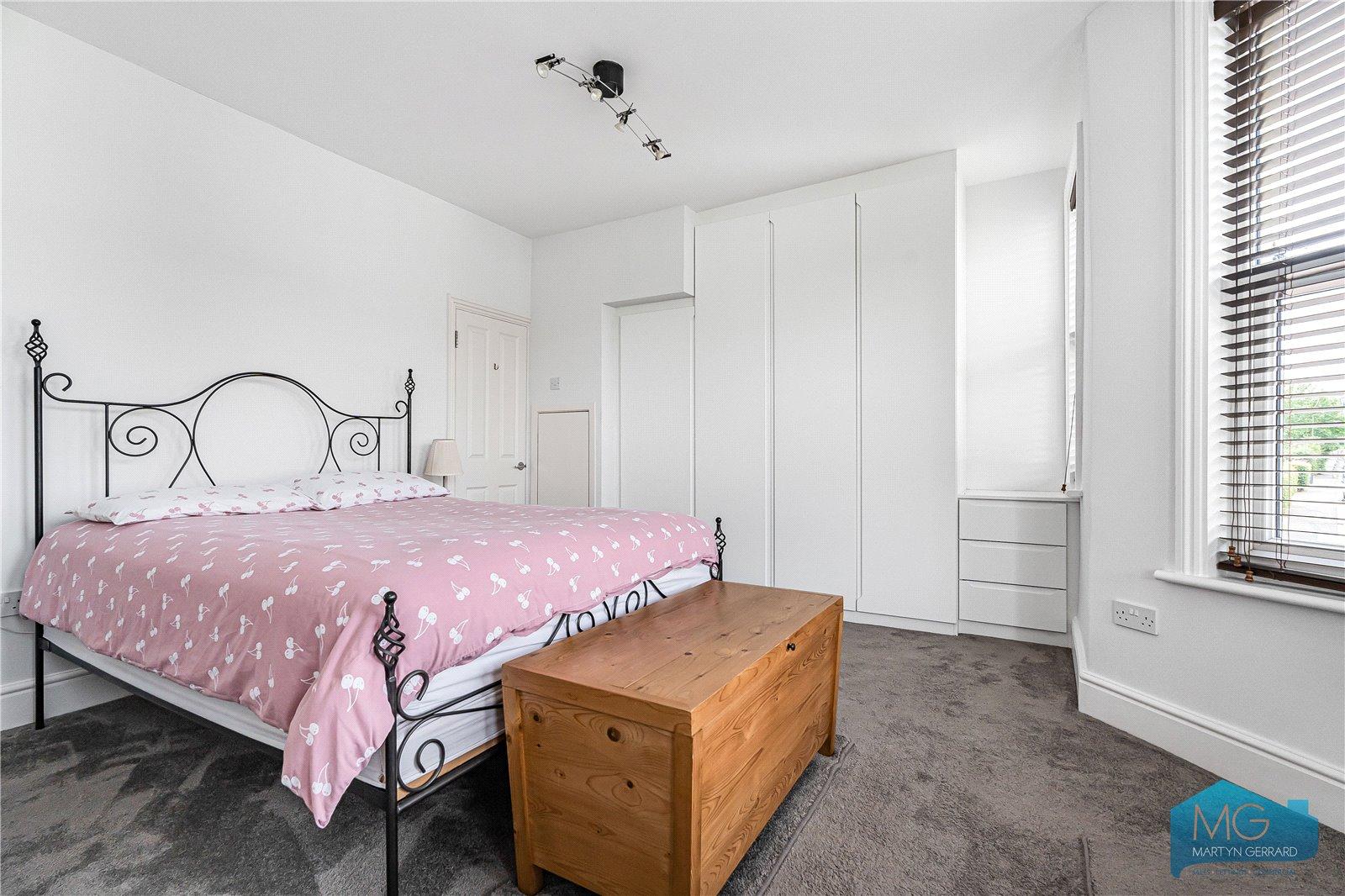 4 bedroom Terraced House for sale - Martyn Gerrard