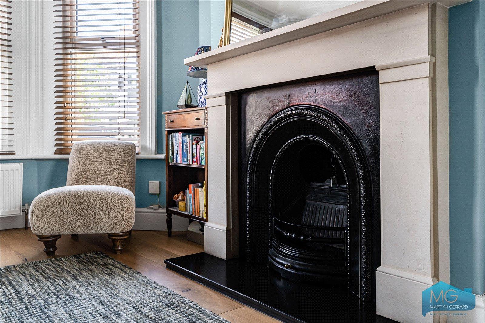 4 bedroom Terraced House for sale - Martyn Gerrard