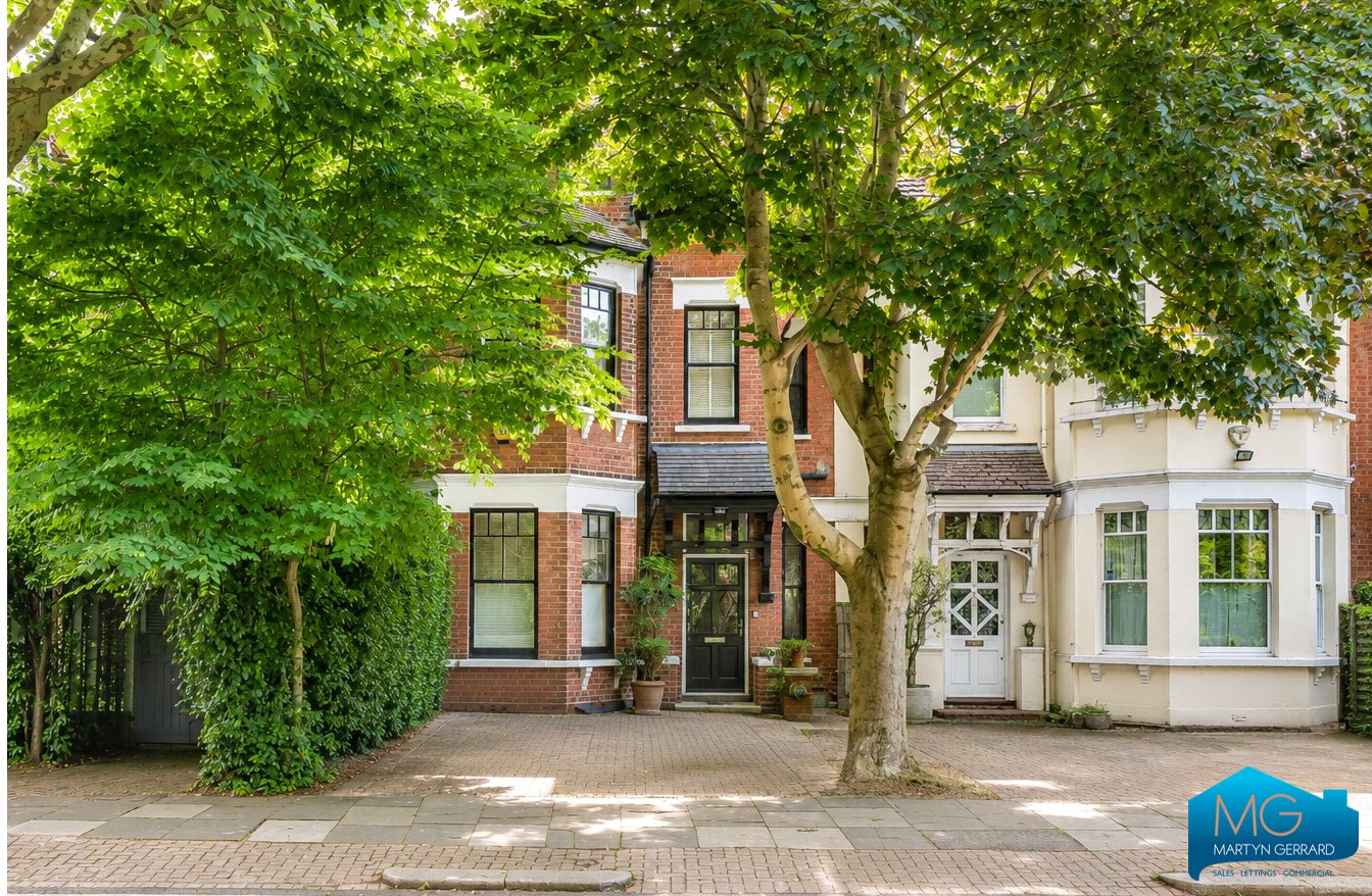 5 bedroom Apartment for sale - Martyn Gerrard