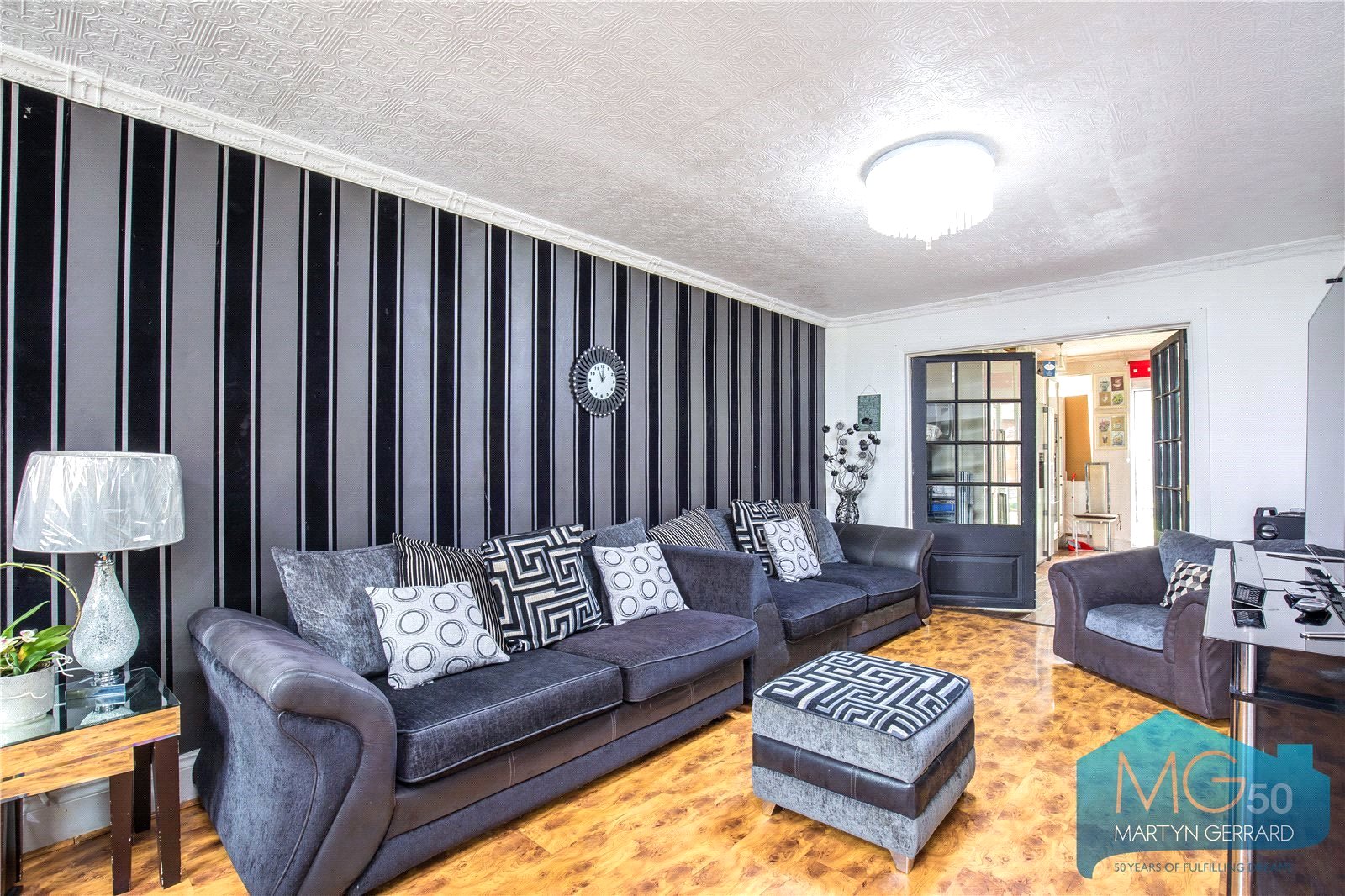 6 bedroom House to rent - Martyn Gerrard
