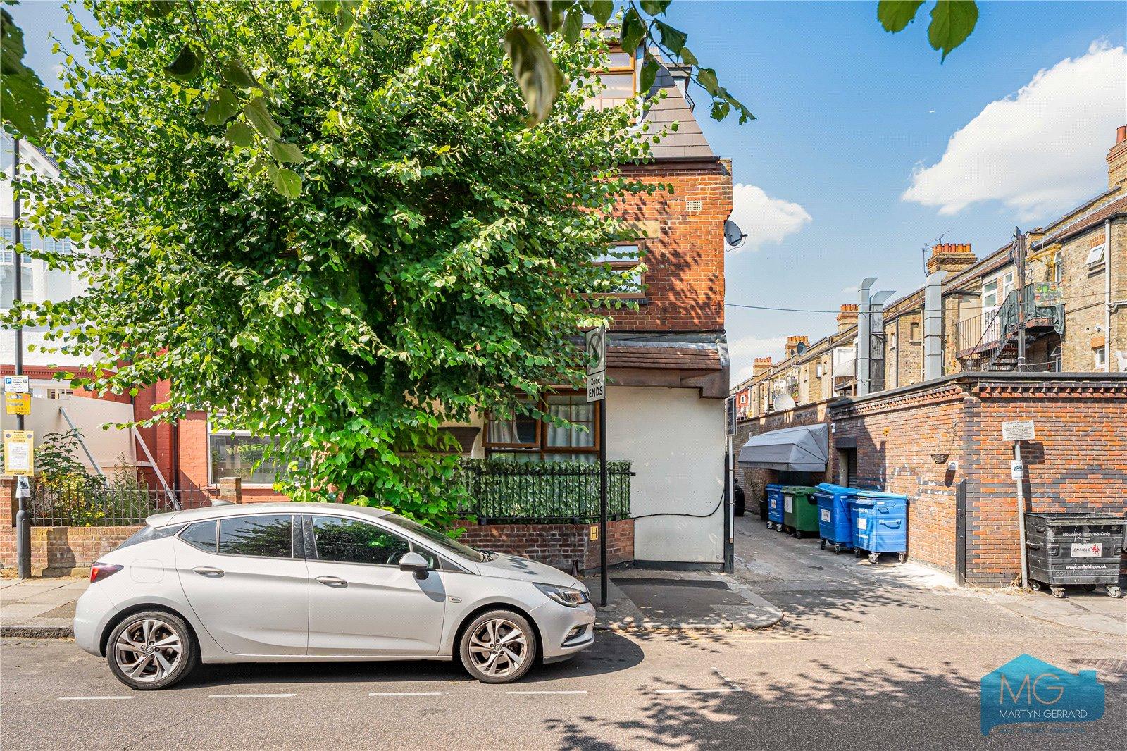 2 bedroom Apartment for sale - Martyn Gerrard