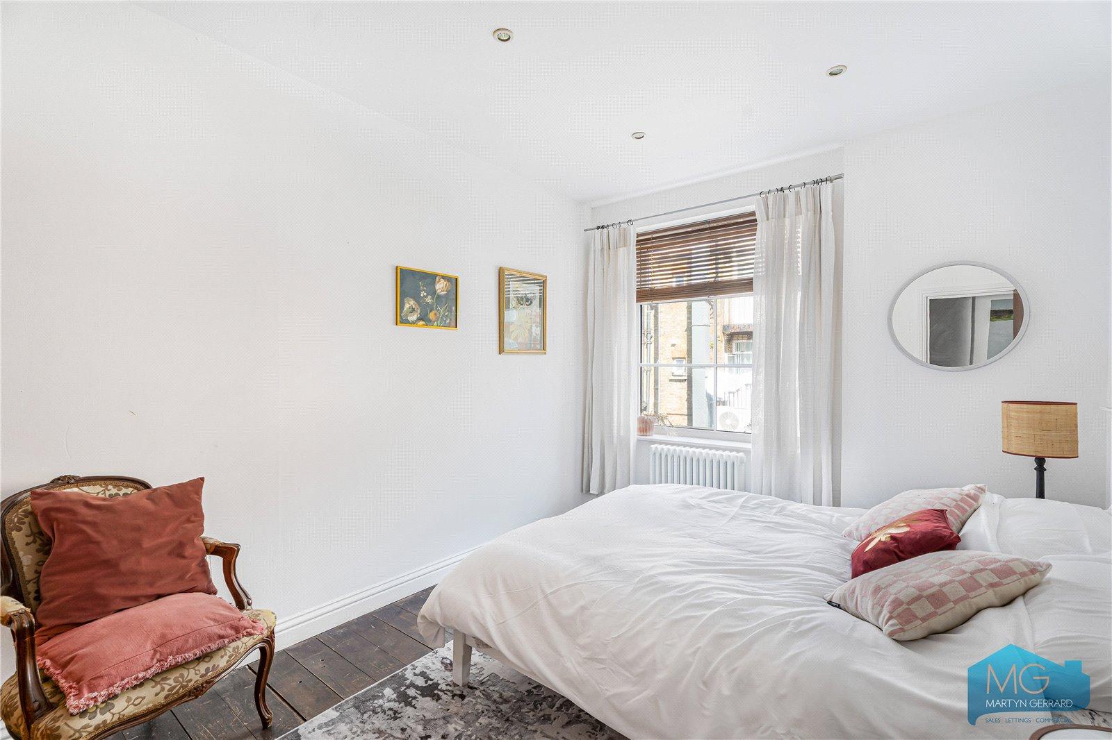 2 bedroom Apartment for sale - Martyn Gerrard