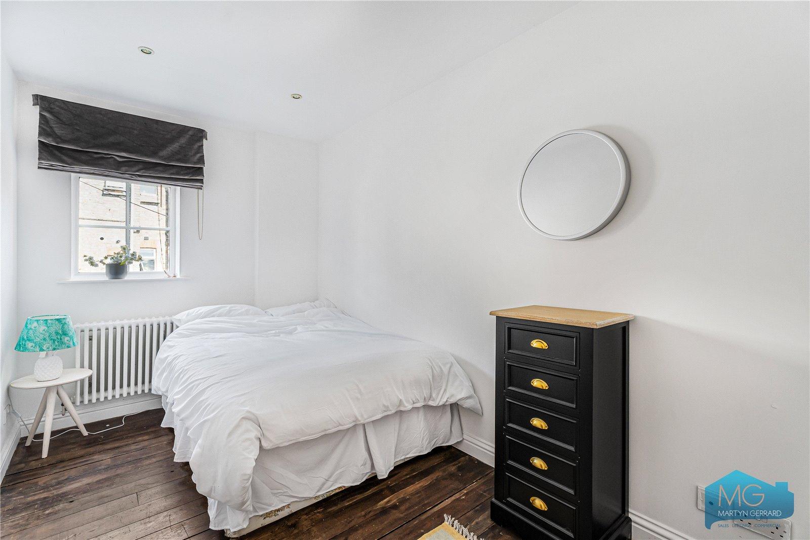 2 bedroom Apartment for sale - Martyn Gerrard