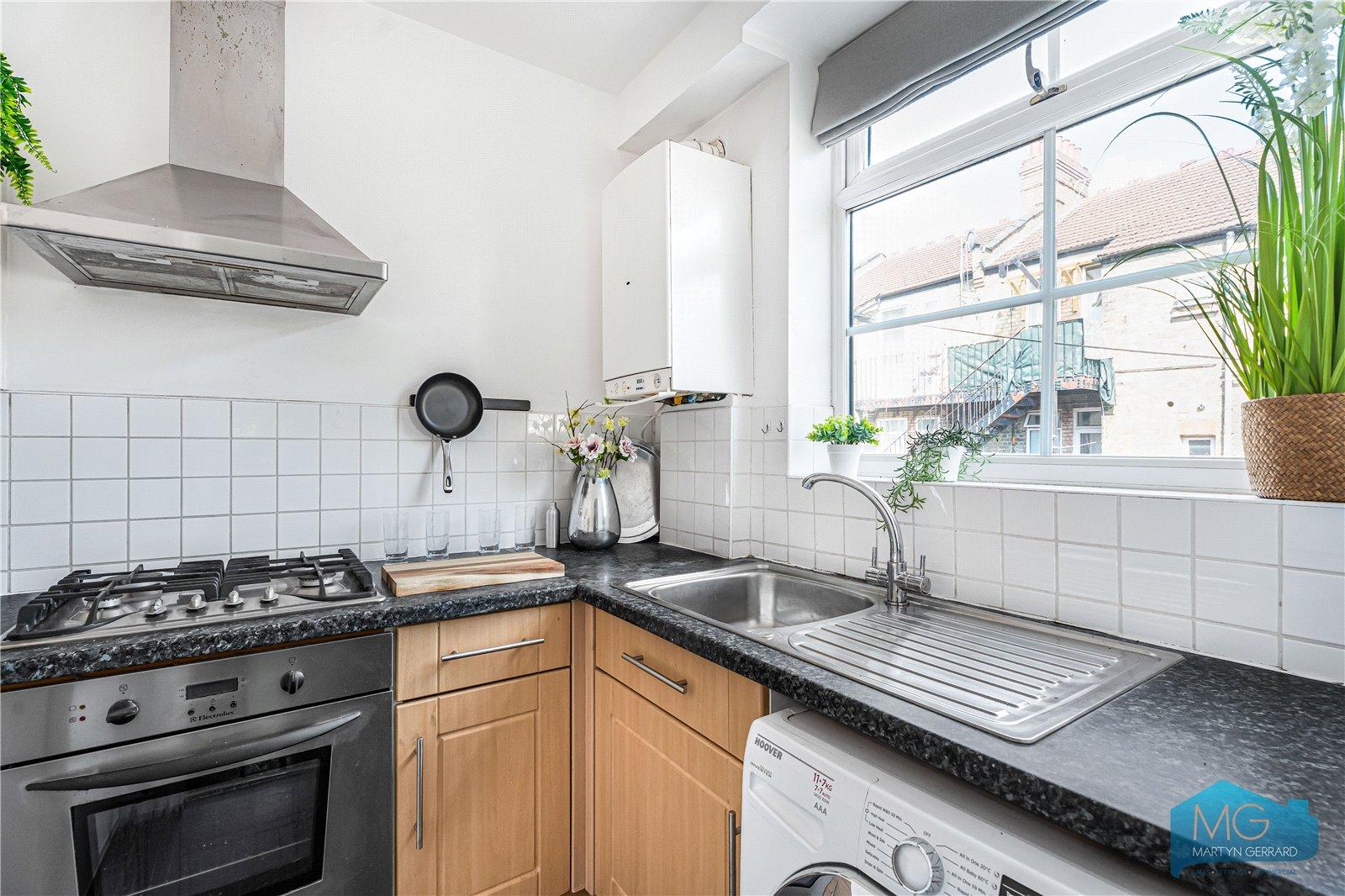 2 bedroom Apartment for sale - Martyn Gerrard