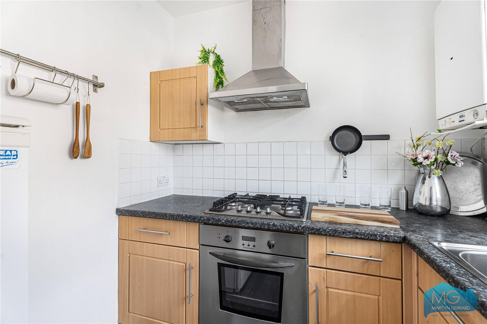 2 bedroom Apartment for sale - Martyn Gerrard