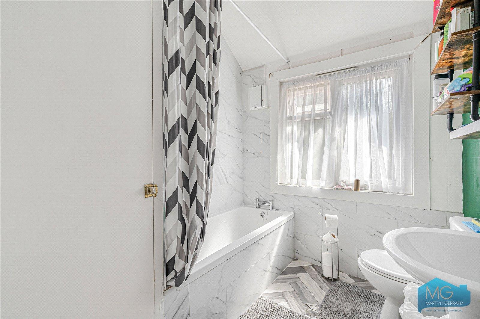 2 bedroom House for sale - Martyn Gerrard