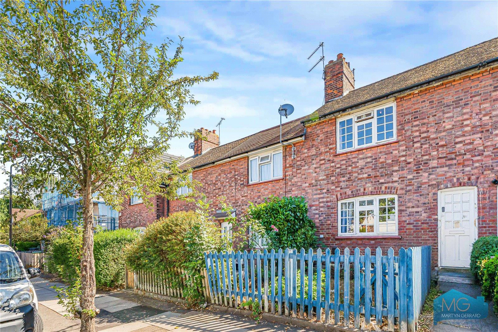 2 bedroom House for sale - Martyn Gerrard
