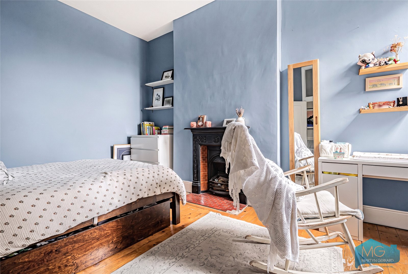 2 bedroom Apartment for sale - Martyn Gerrard