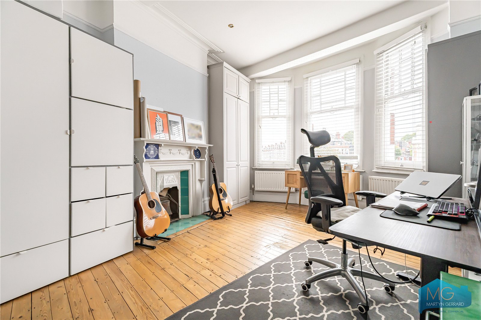 2 bedroom Apartment for sale - Martyn Gerrard