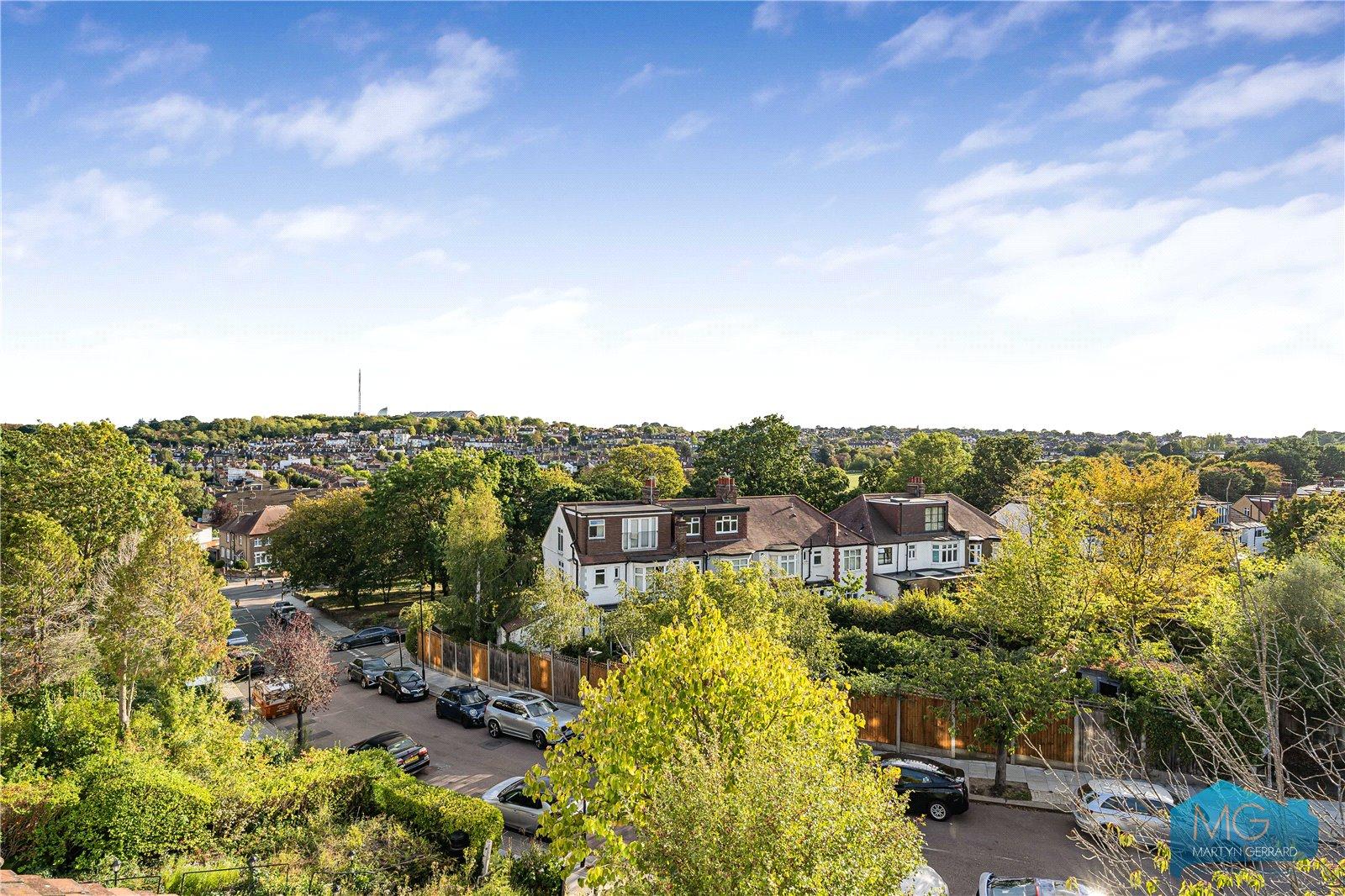 4 bedroom Semi-Detached House for sale - Martyn Gerrard
