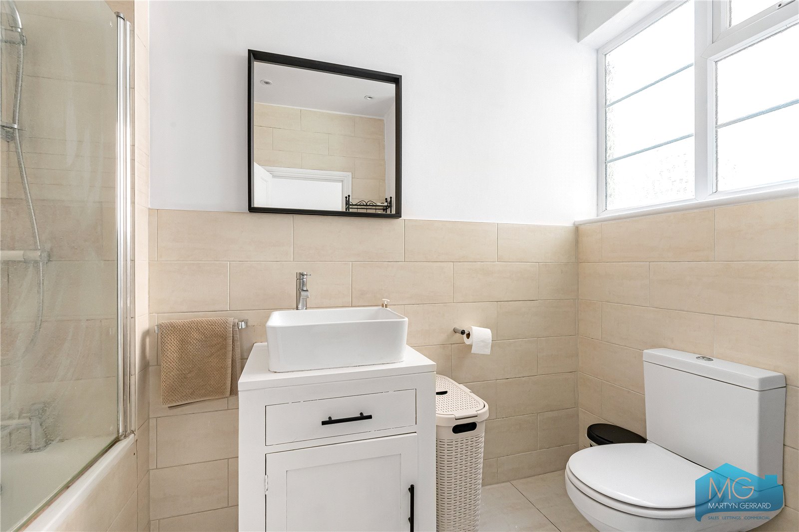 2 bedroom Ground Floor Flat for sale - Martyn Gerrard
