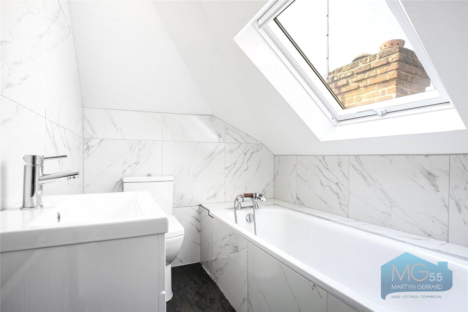 2 bedroom Apartment to rent - Martyn Gerrard