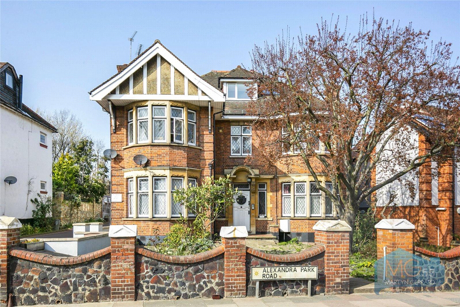 2 bedroom Apartment to rent - Martyn Gerrard