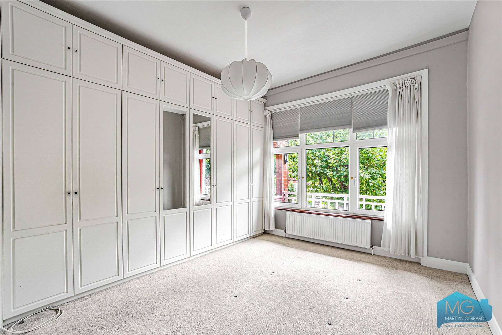2 bedroom Apartment for sale - Martyn Gerrard