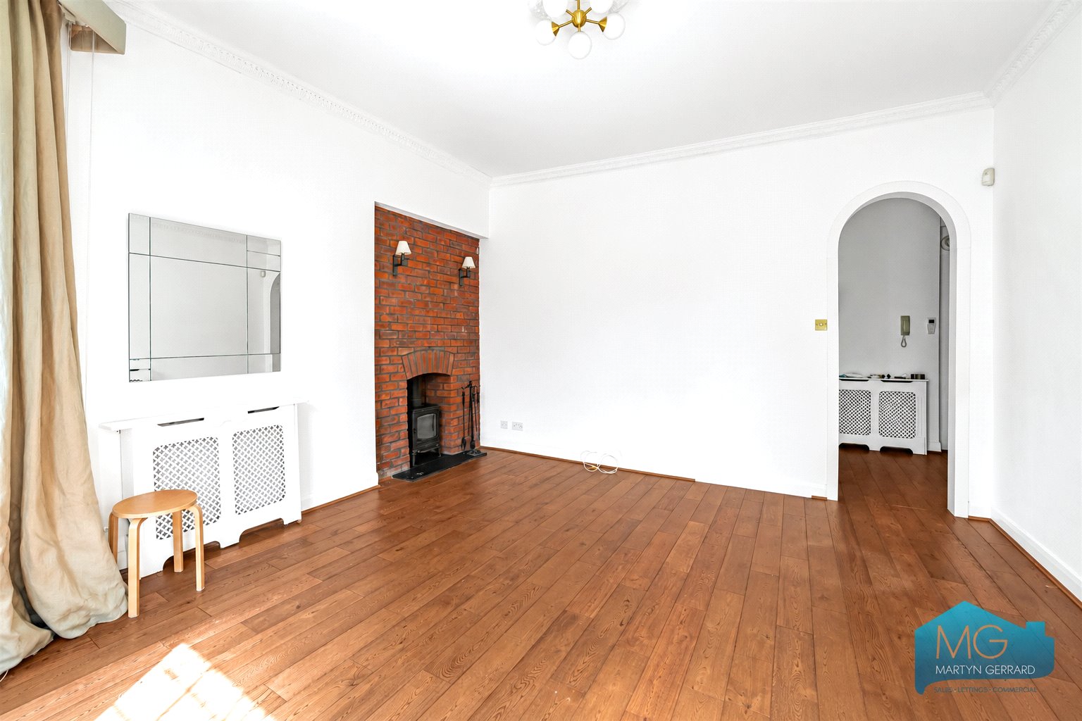 2 bedroom Apartment for sale - Martyn Gerrard