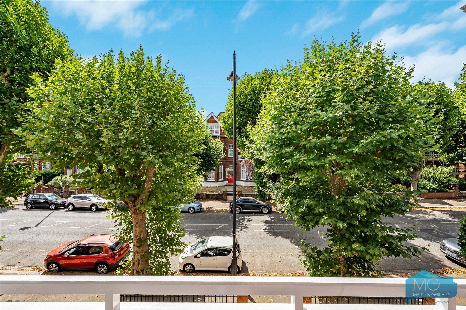 2 bedroom Apartment for sale - Martyn Gerrard