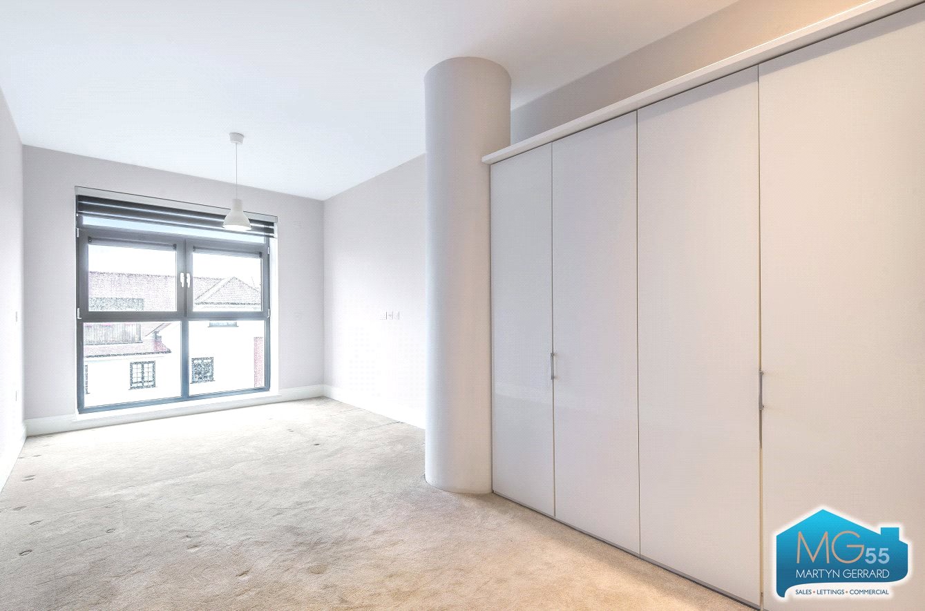 2 bedroom Apartment to rent - Martyn Gerrard