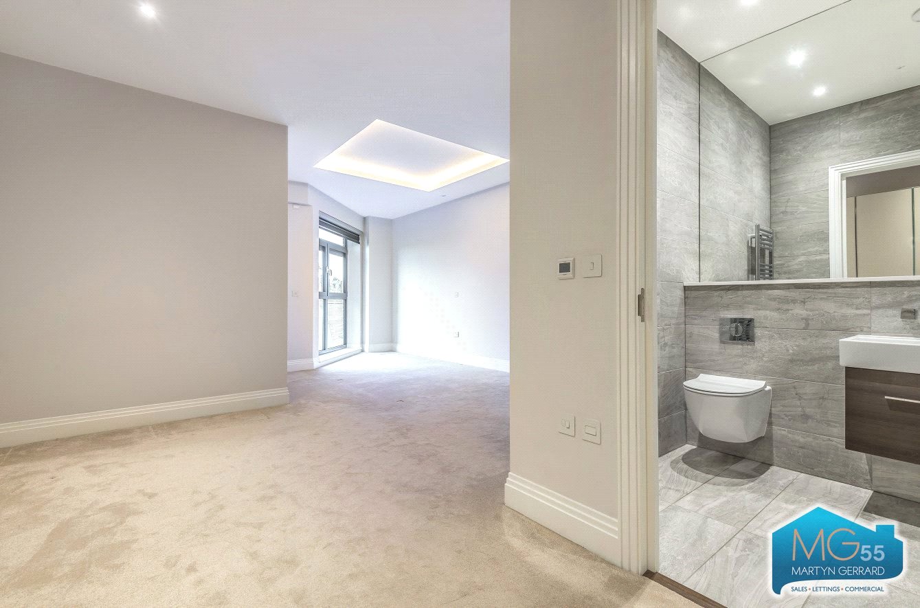 2 bedroom Apartment to rent - Martyn Gerrard