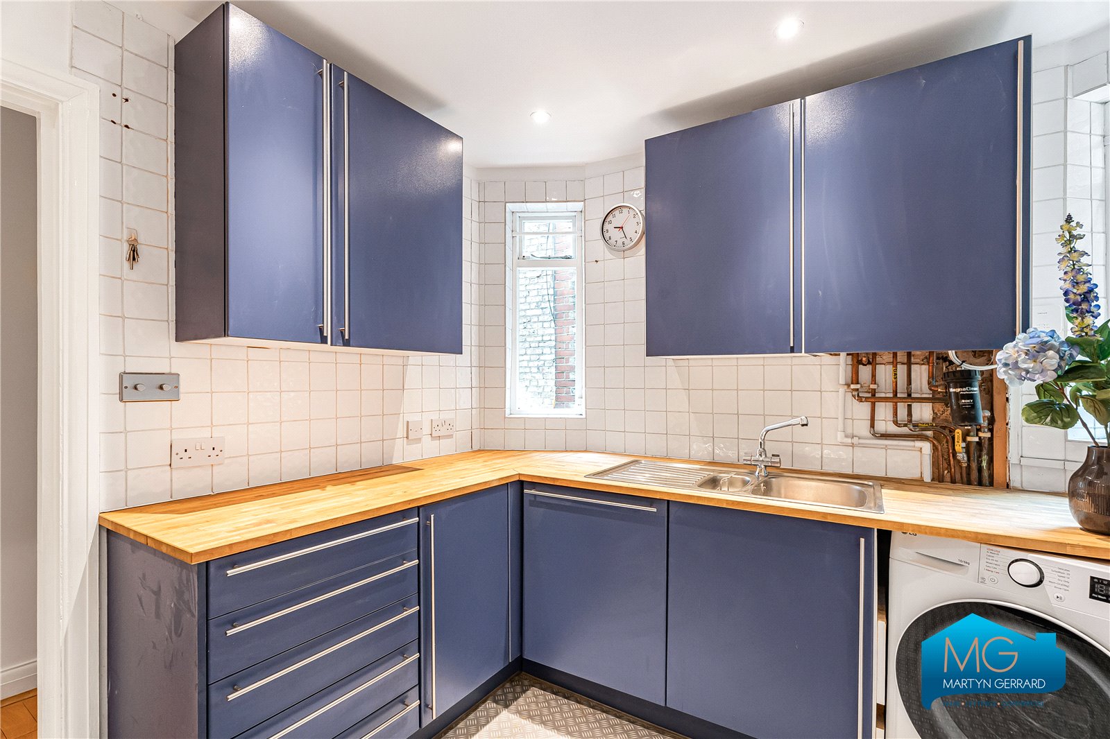 1 bedroom Semi-Detached House to rent - Martyn Gerrard