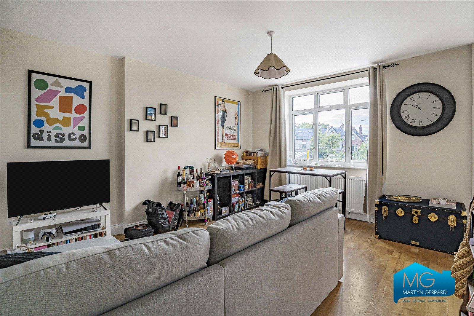 2 bedroom Apartment to rent - Martyn Gerrard