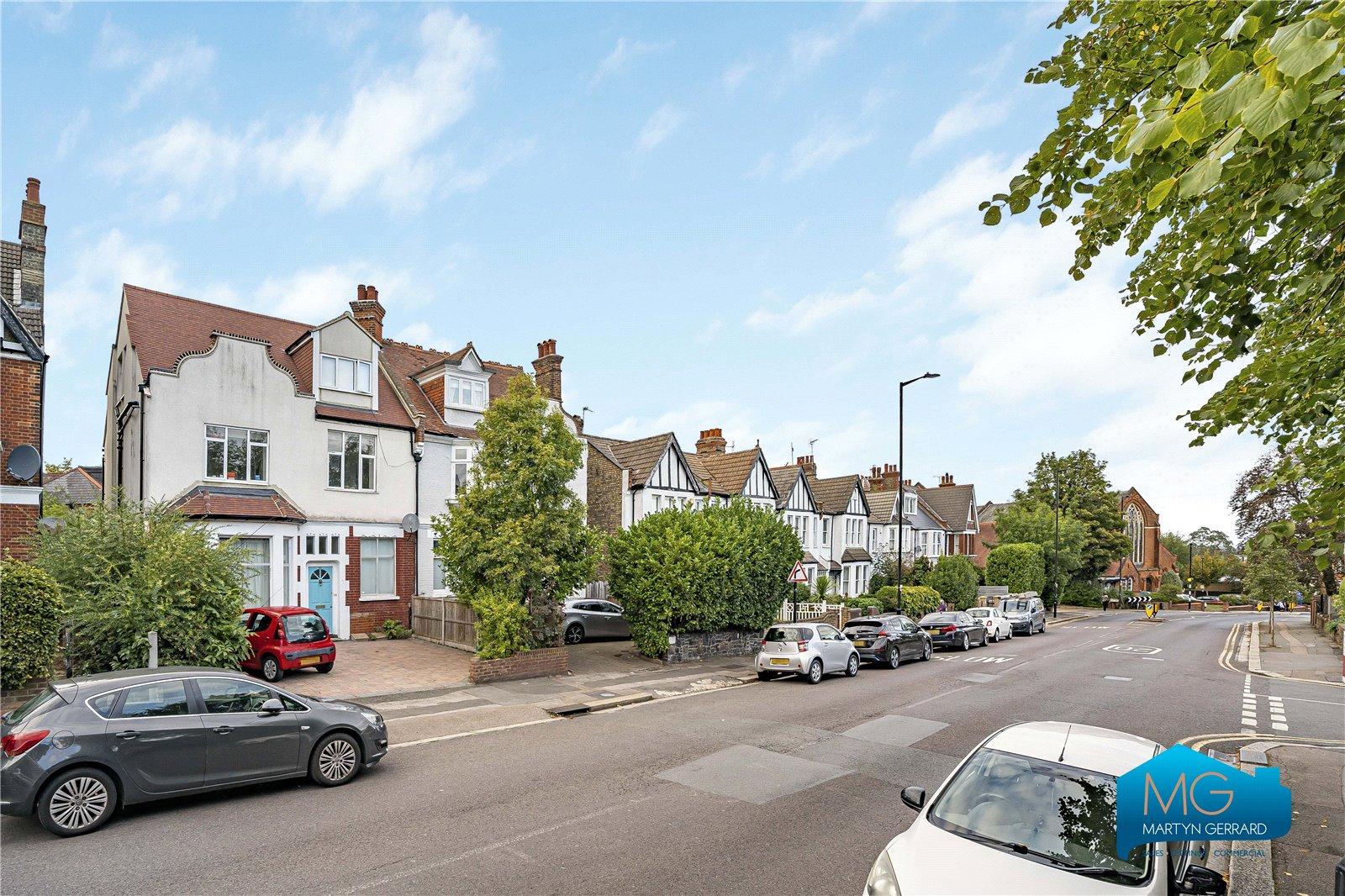 2 bedroom Apartment to rent - Martyn Gerrard