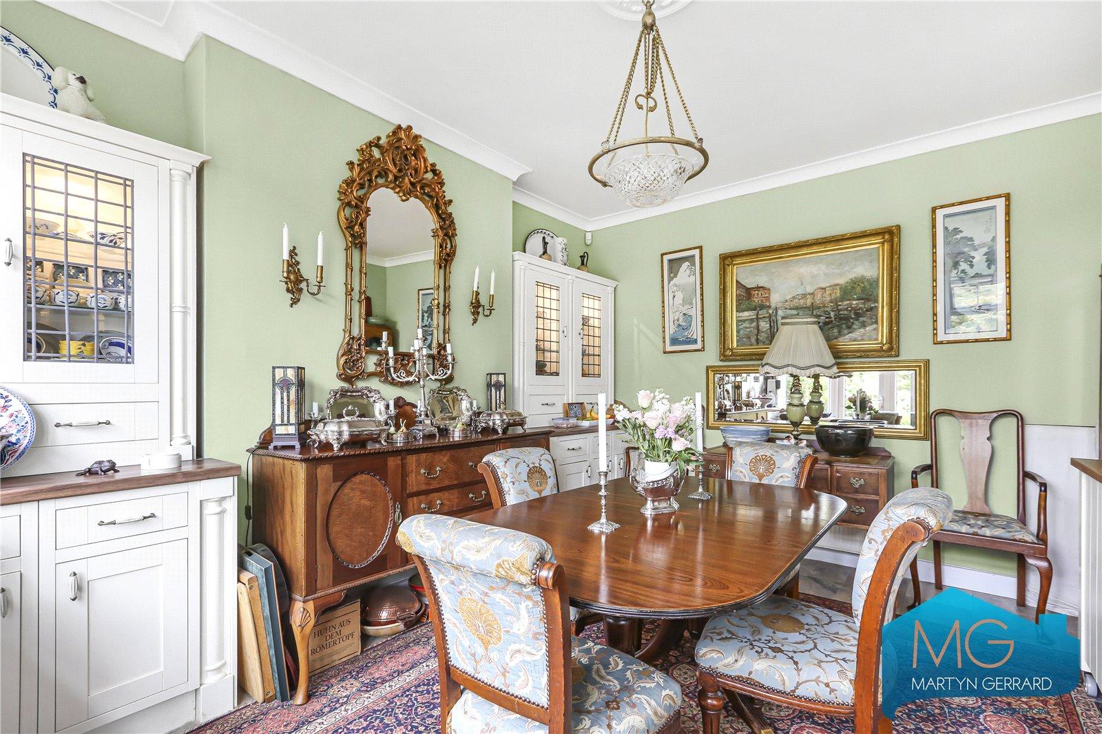 4 bedroom Terraced House for sale - Martyn Gerrard