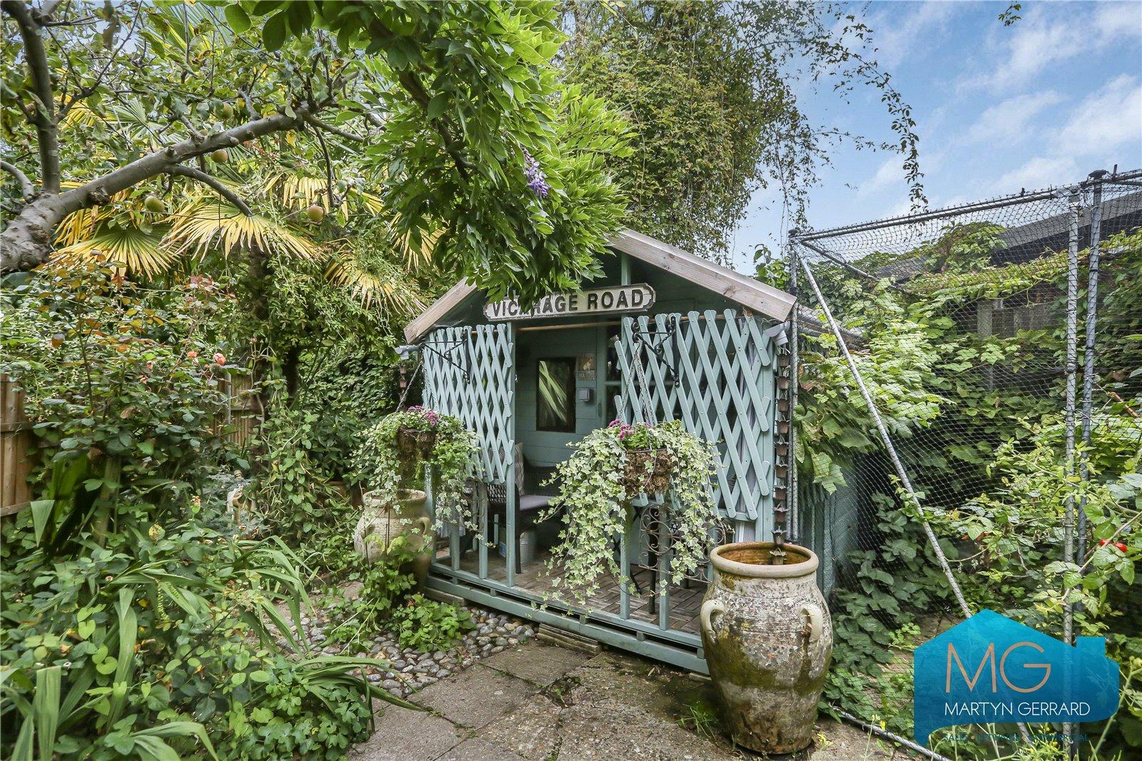 4 bedroom Terraced House for sale - Martyn Gerrard