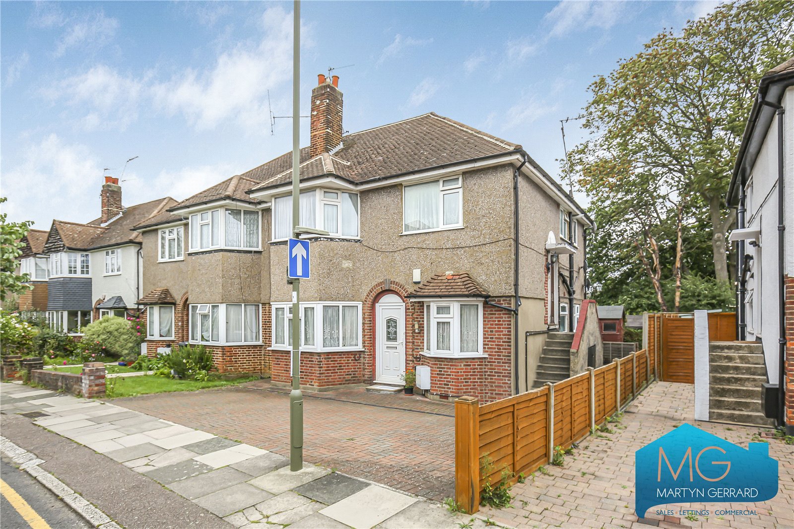Glenhurst Road, North Finchley, London, N12+ - Martyn Gerrard