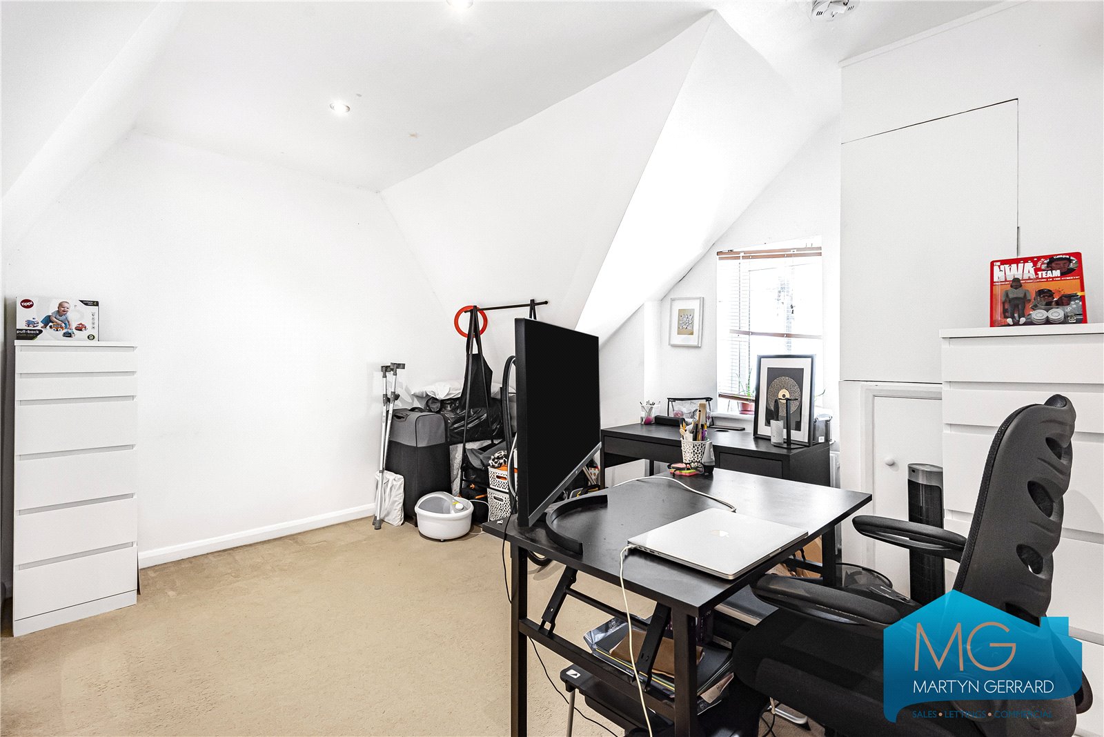 2 bedroom Apartment for sale - Martyn Gerrard