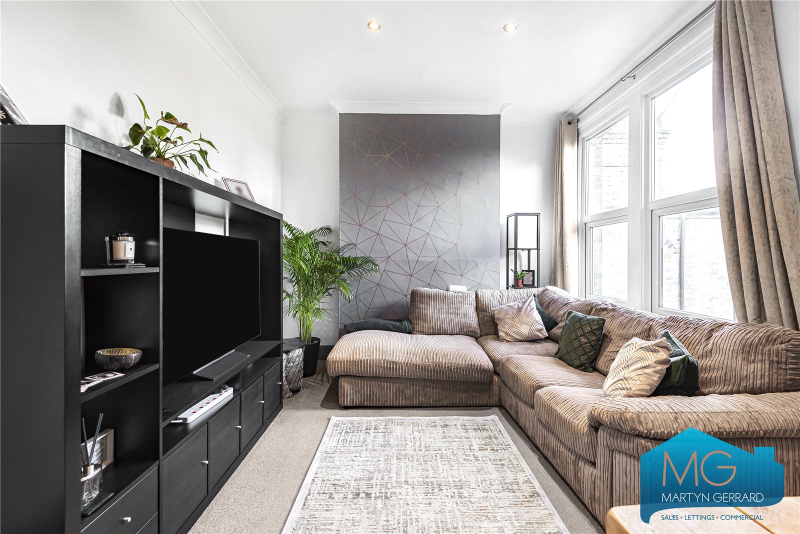 2 bedroom Apartment for sale - Martyn Gerrard