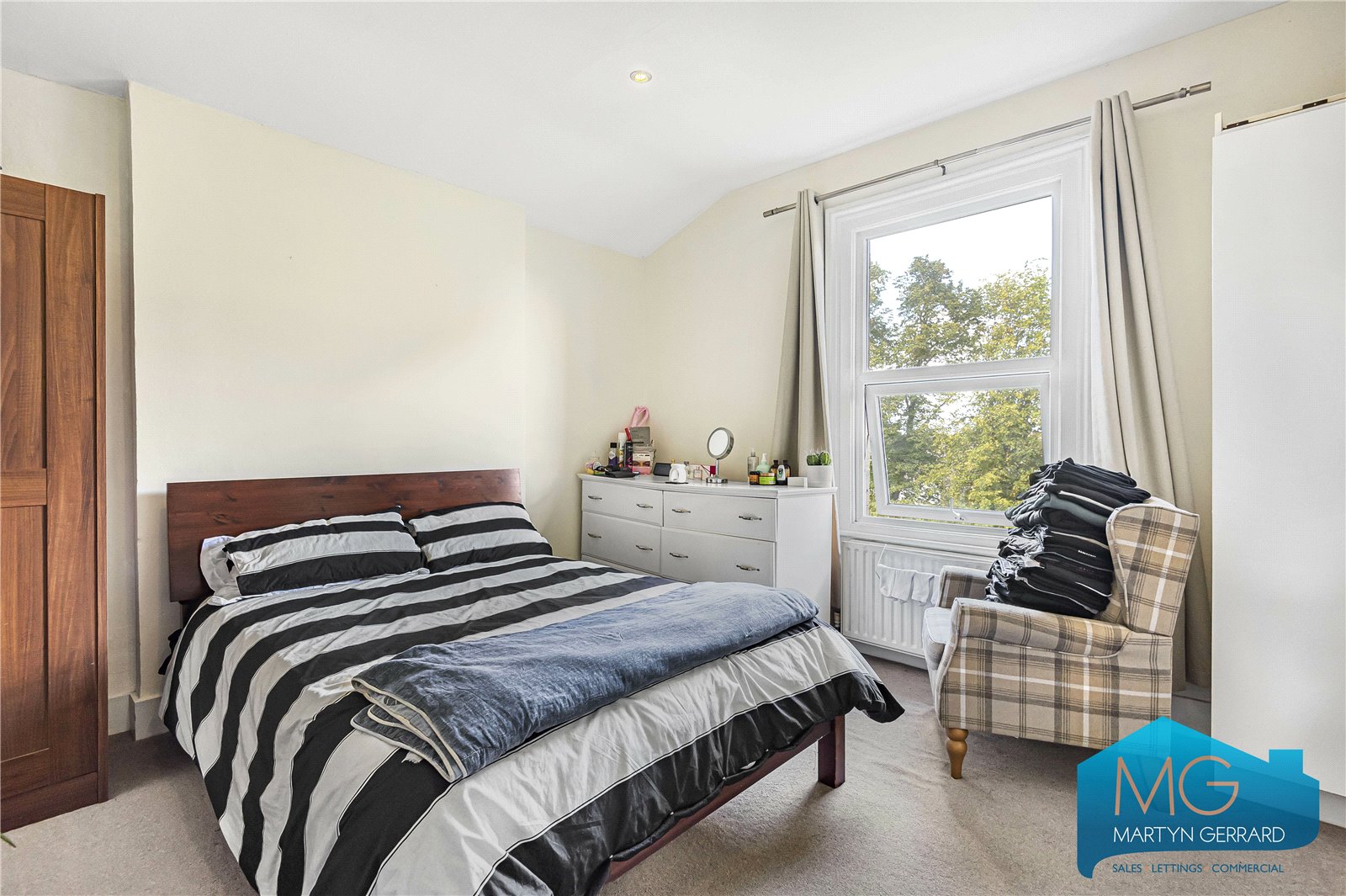 2 bedroom Apartment for sale - Martyn Gerrard