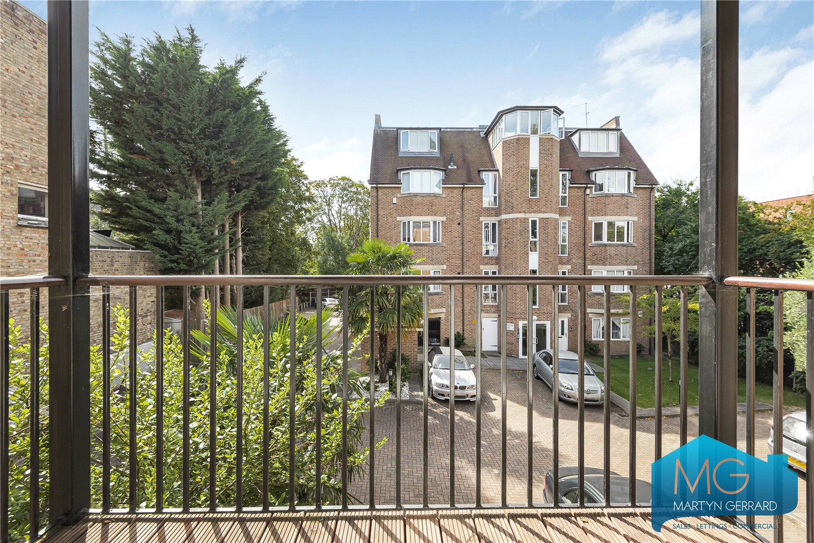2 bedroom Apartment for sale - Martyn Gerrard