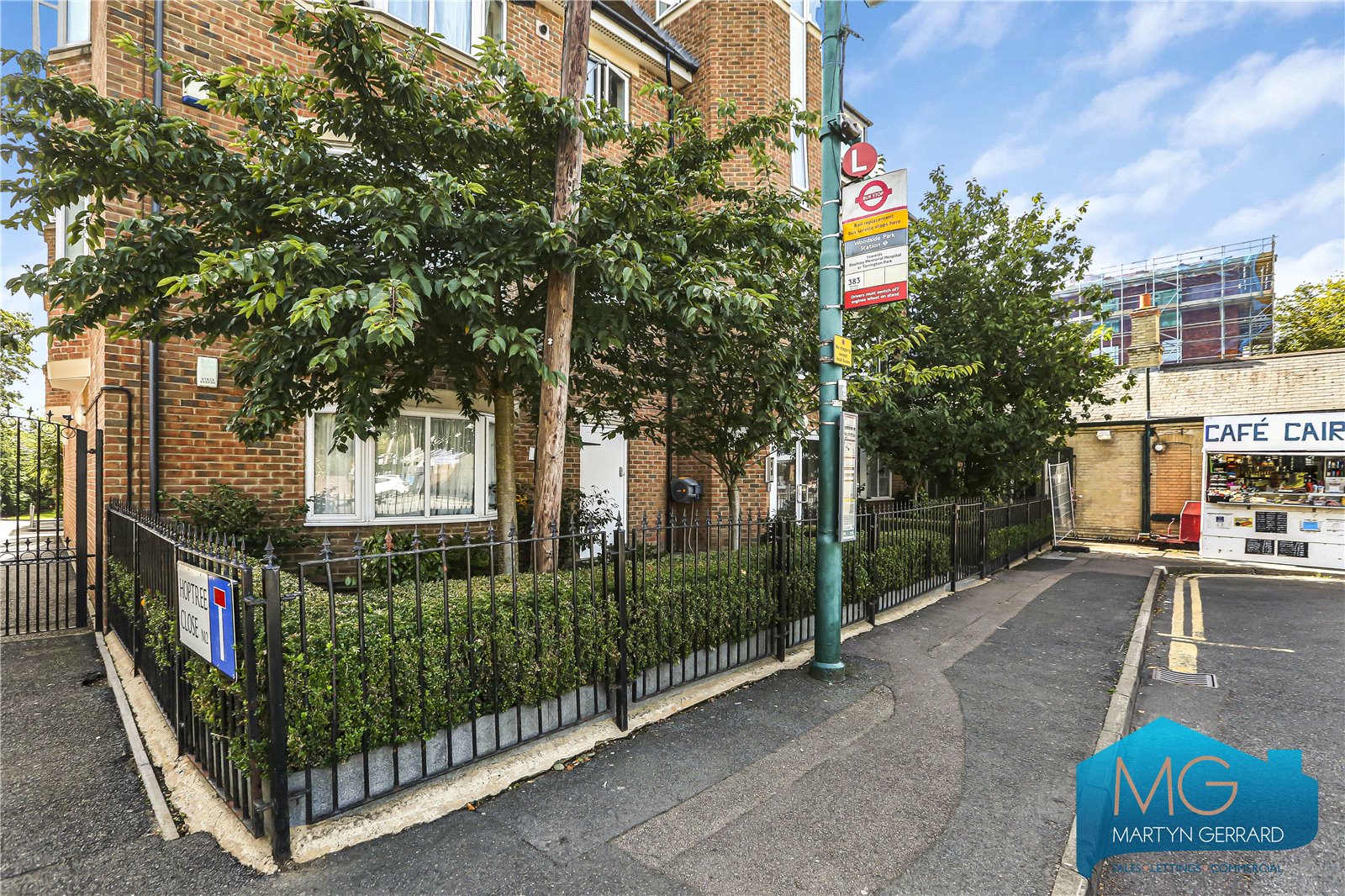 2 bedroom Apartment for sale - Martyn Gerrard