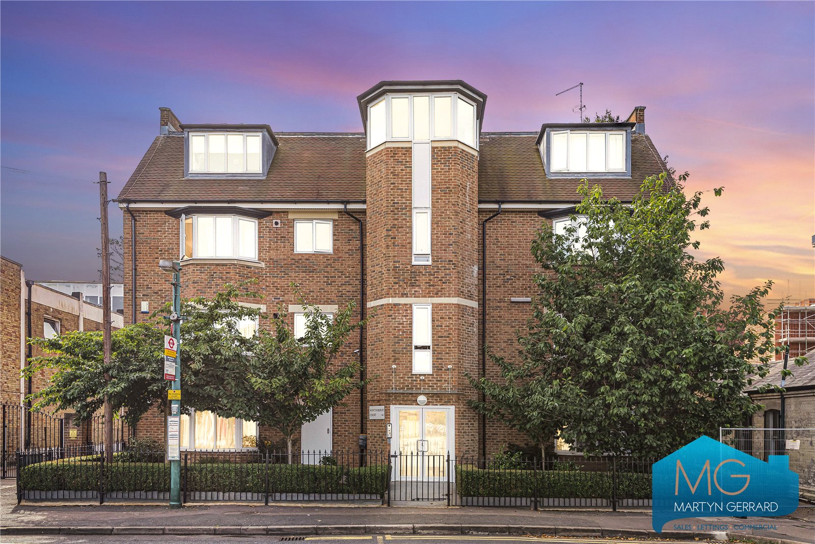 2 bedroom Apartment for sale - Martyn Gerrard