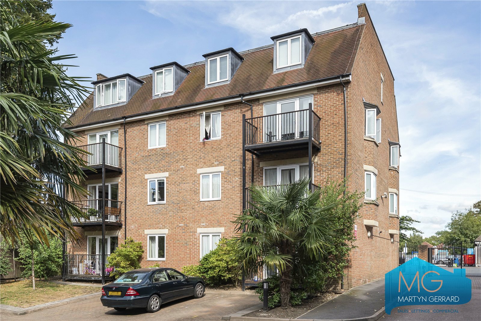 2 bedroom Apartment for sale - Martyn Gerrard