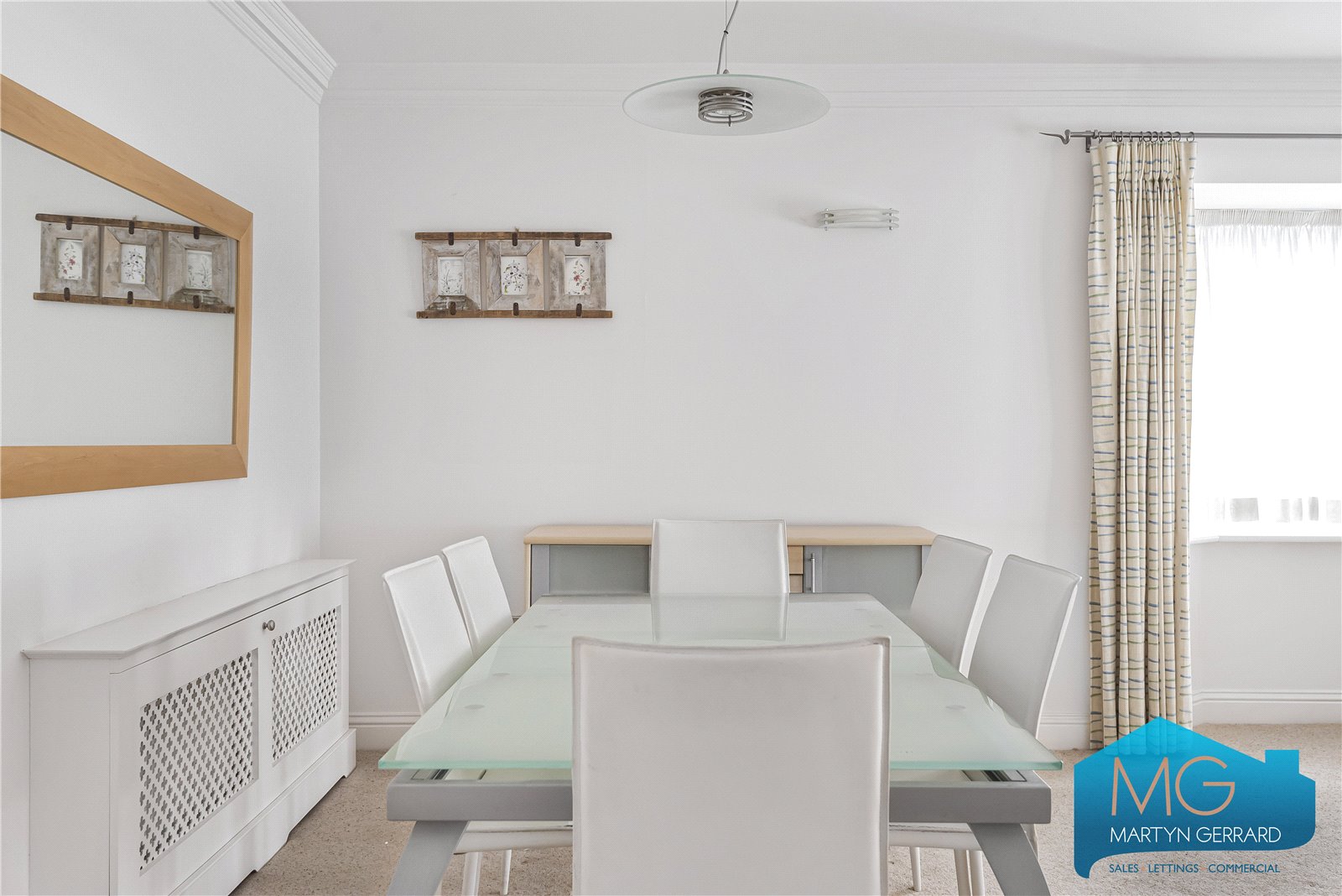 2 bedroom Apartment for sale - Martyn Gerrard