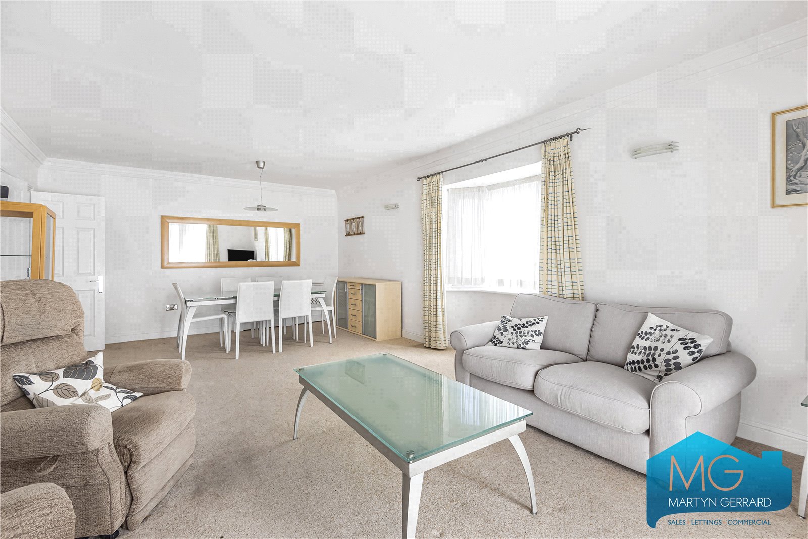 2 bedroom Apartment for sale - Martyn Gerrard