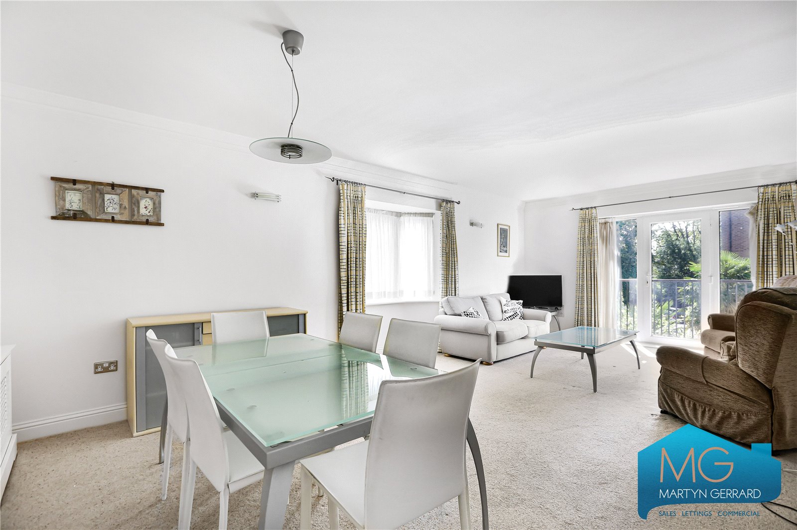 2 bedroom Apartment for sale - Martyn Gerrard