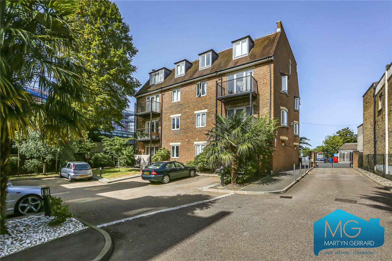 2 bedroom Apartment for sale - Martyn Gerrard