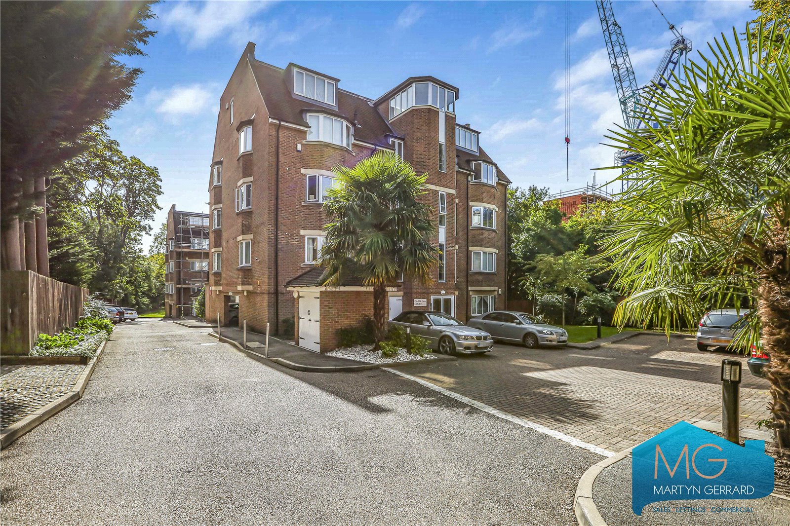 2 bedroom Apartment for sale - Martyn Gerrard