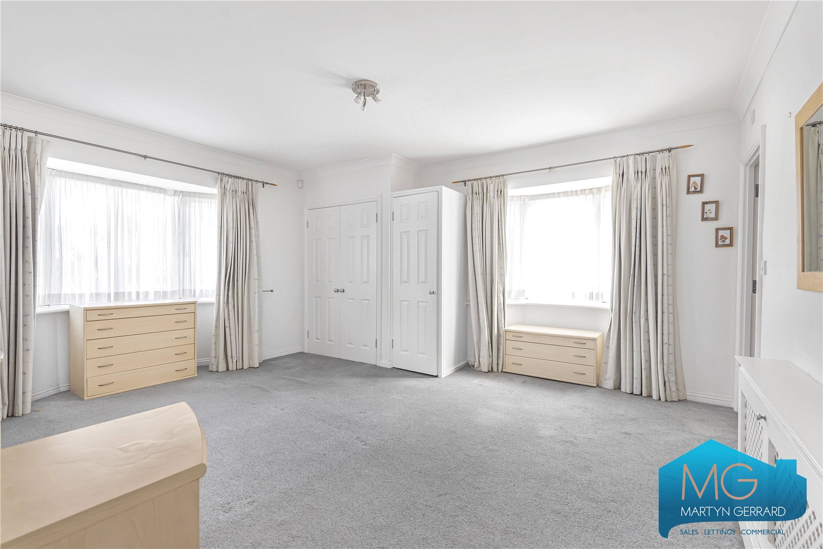 2 bedroom Apartment for sale - Martyn Gerrard