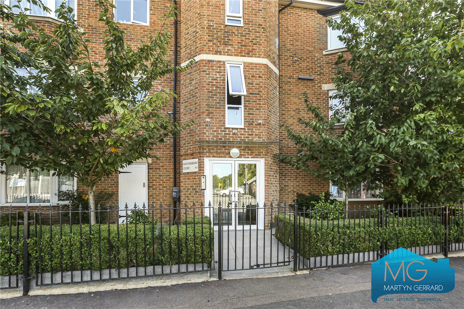 2 bedroom Apartment for sale - Martyn Gerrard