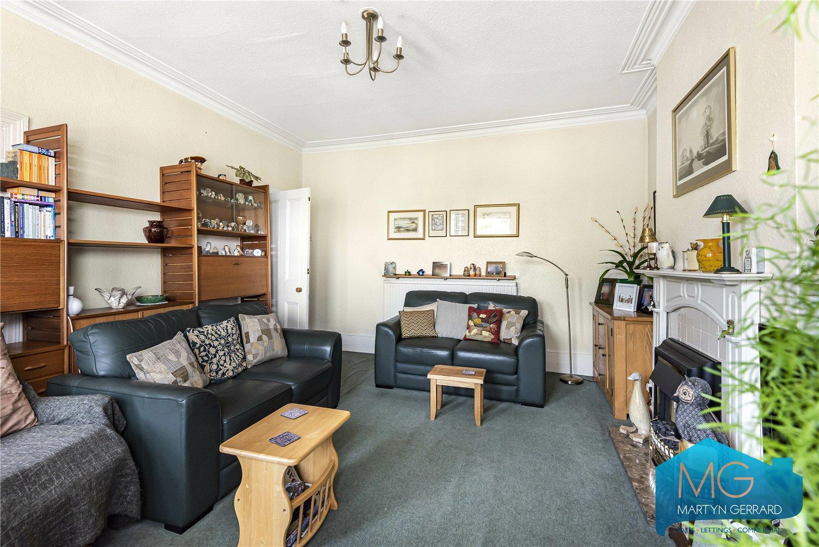 2 bedroom Apartment for sale - Martyn Gerrard
