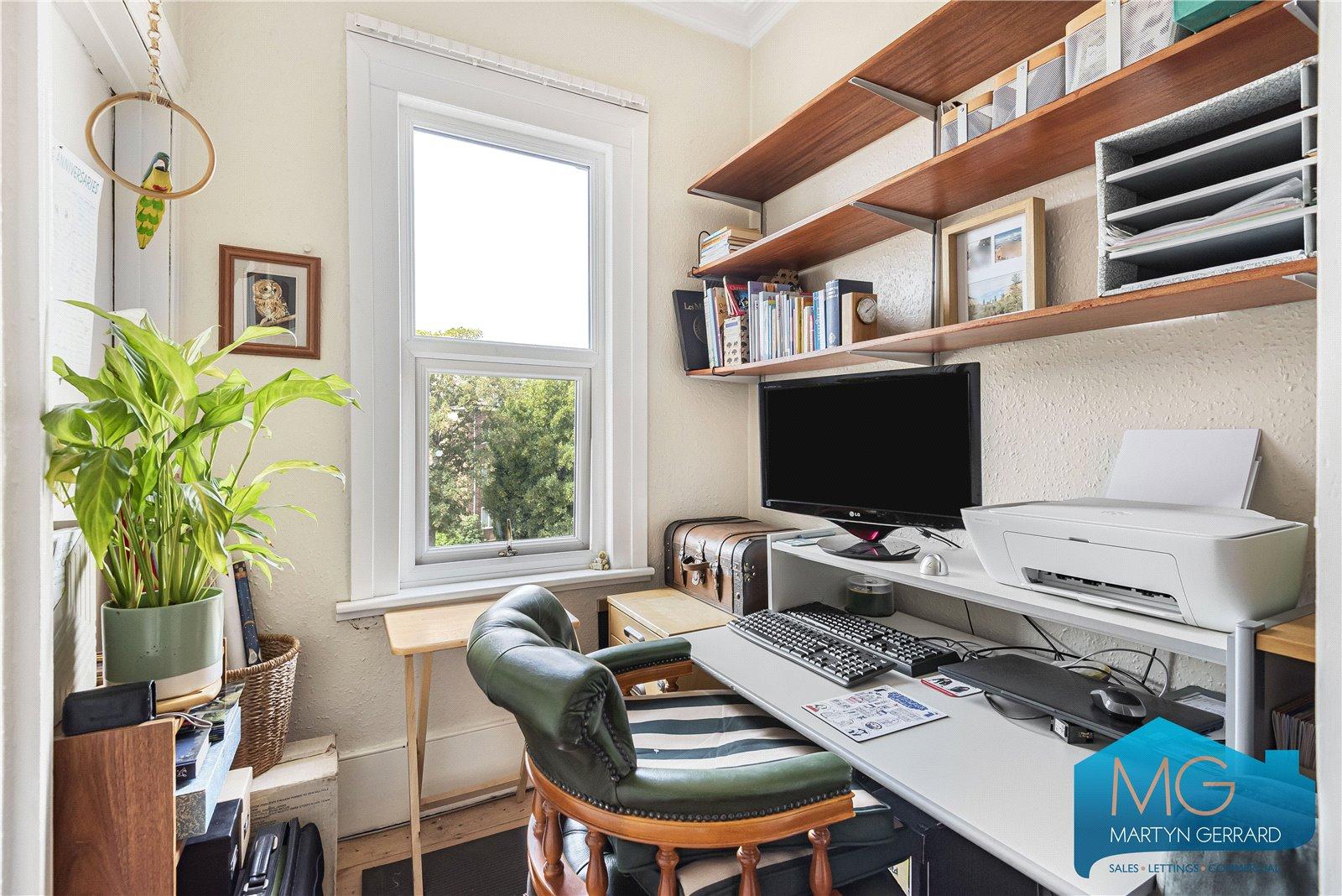 2 bedroom Apartment for sale - Martyn Gerrard