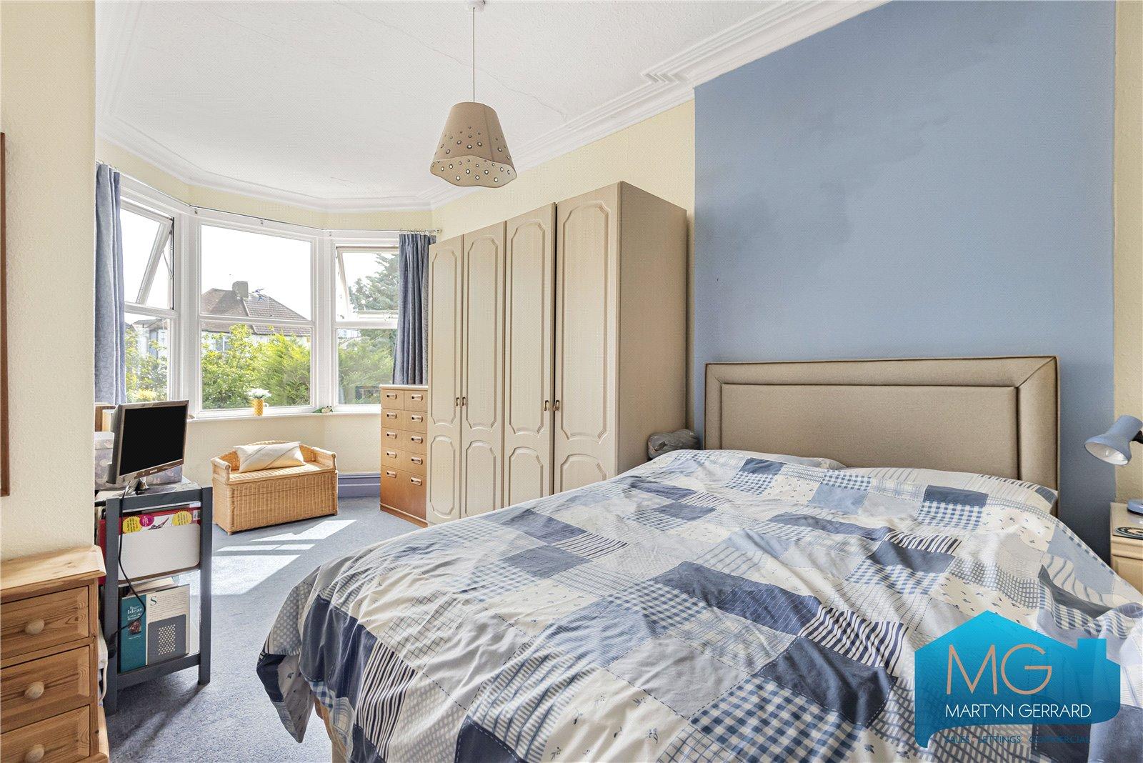 2 bedroom Apartment for sale - Martyn Gerrard