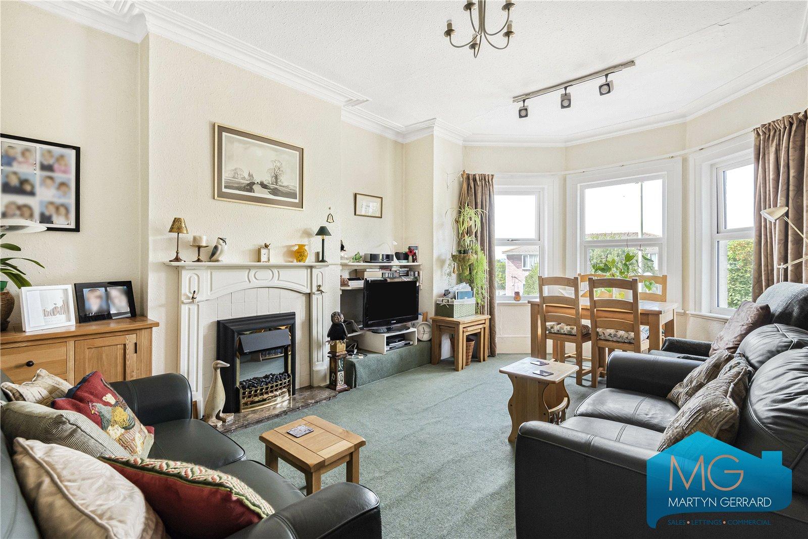 2 bedroom Apartment for sale - Martyn Gerrard