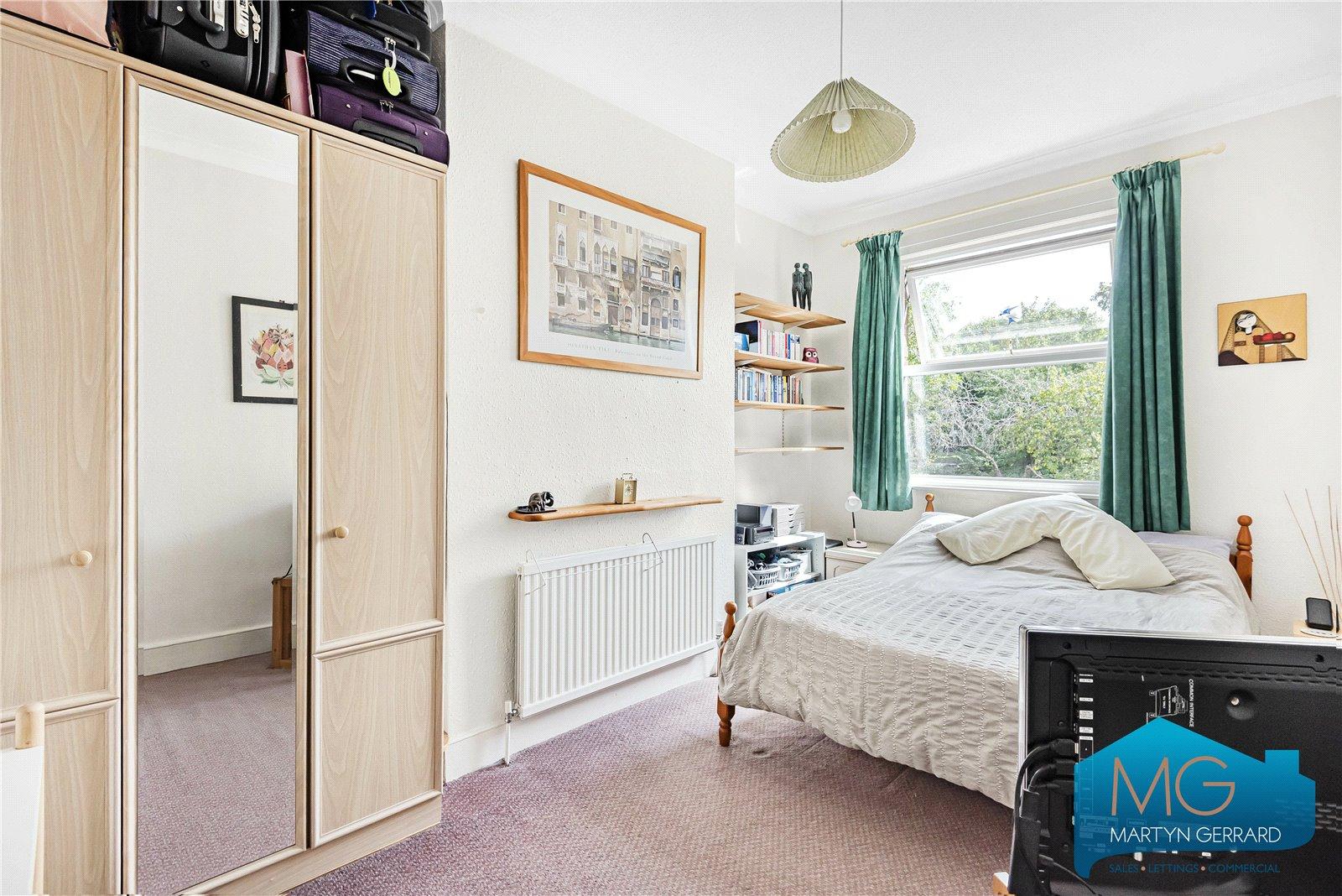2 bedroom Apartment for sale - Martyn Gerrard