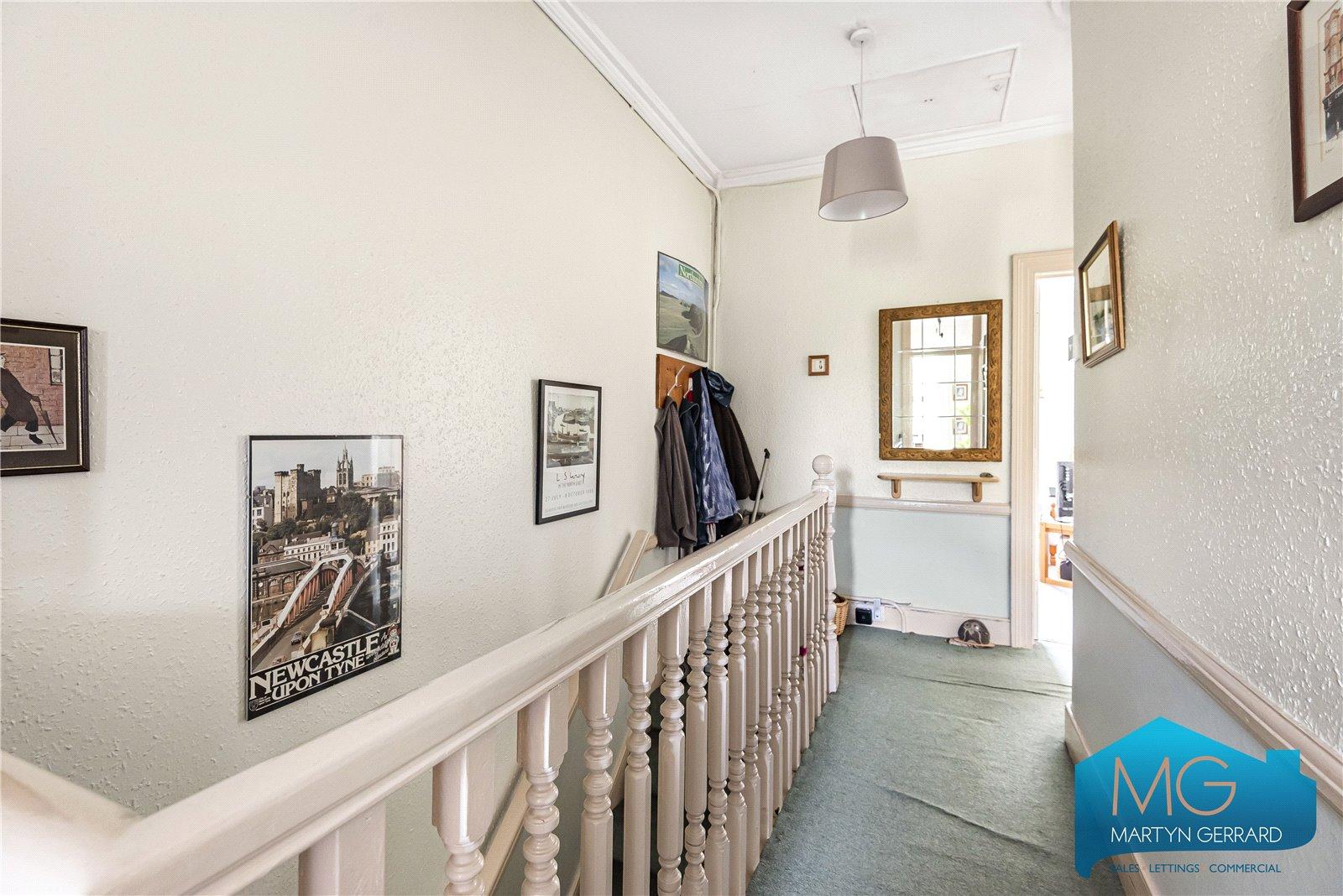 2 bedroom Apartment for sale - Martyn Gerrard